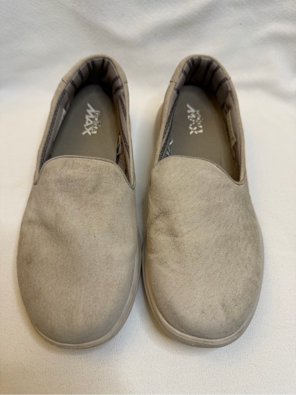 Skechers On The Go Loafers Womens Size 7.5 Taupe Goga Max Slip On Comfort Flat